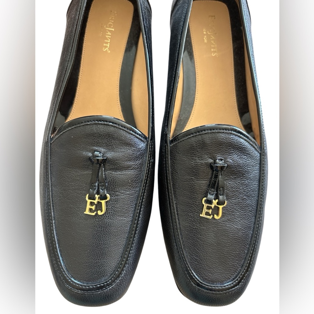 Eric Javits Comfy Black Leather Flats with Gold Detail - Never Worn - 11m